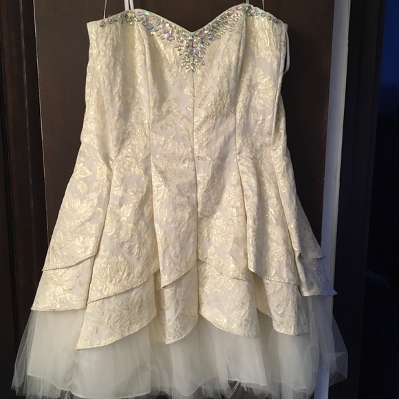 Tulip Ballgown - Picture 1 of 2